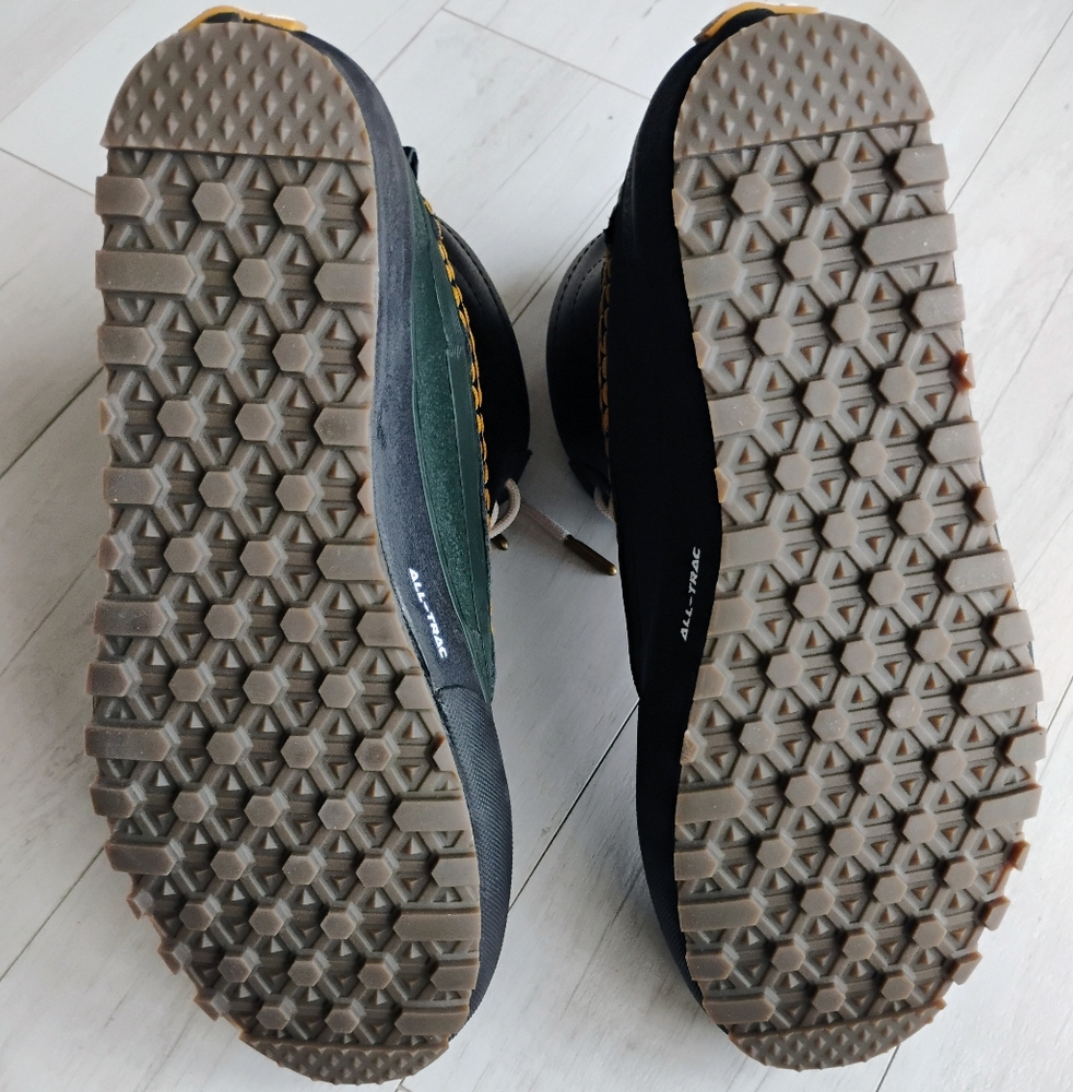 VANS NEW Standard Mid Snow MTE Boots - Picture 12 of 13